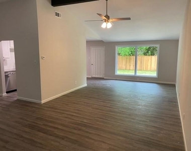 1301 N Waterview Drive - Photo Thumbnail 2