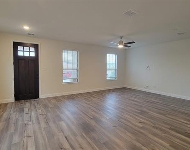 11346 Sugarlands Drive - Photo Thumbnail 3