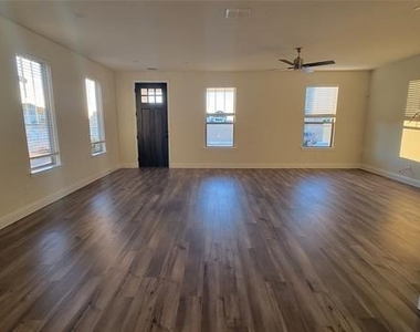 11346 Sugarlands Drive - Photo Thumbnail 2