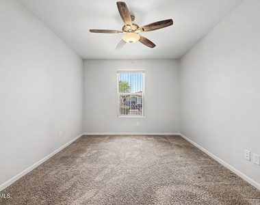 1779 E Elegante Drive - Photo Thumbnail 28