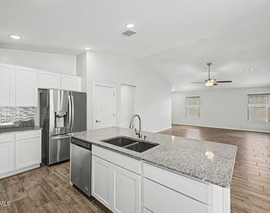 1779 E Elegante Drive - Photo Thumbnail 12