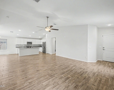 1779 E Elegante Drive - Photo Thumbnail 9