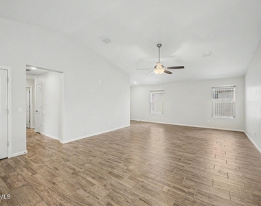 1779 E Elegante Drive - Photo Thumbnail 10