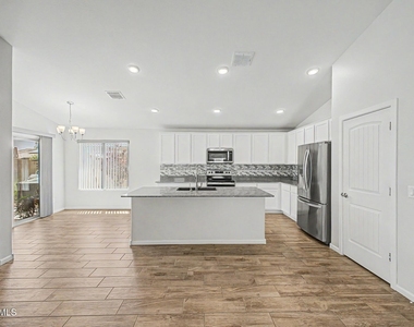 1779 E Elegante Drive - Photo Thumbnail 16
