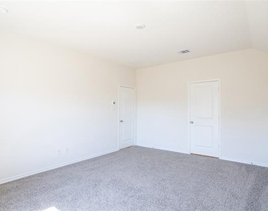 1833 Pecan Valley Drive - Photo Thumbnail 21