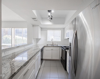 1808 N 32nd Street - Photo Thumbnail 6
