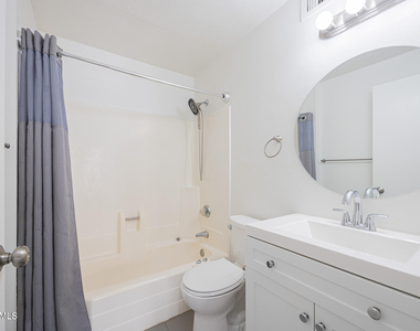 1808 N 32nd Street - Photo Thumbnail 15