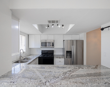 1808 N 32nd Street - Photo Thumbnail 8