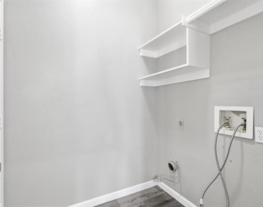 1237 Christopher Lane - Photo Thumbnail 25