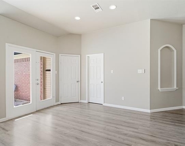 1237 Christopher Lane - Photo Thumbnail 15