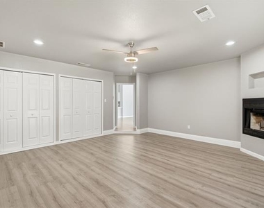 1237 Christopher Lane - Photo Thumbnail 17