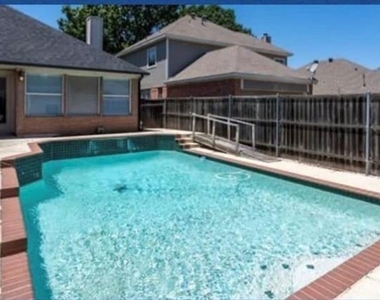 1237 Christopher Lane - Photo Thumbnail 12
