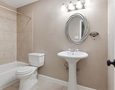 2502 Cranberry Lane - Photo Thumbnail 20