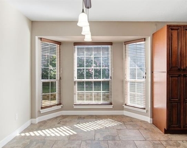 2502 Cranberry Lane - Photo Thumbnail 5