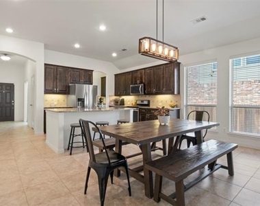 5424 Grove Cove Drive - Photo Thumbnail 10