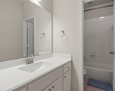5424 Grove Cove Drive - Photo Thumbnail 21