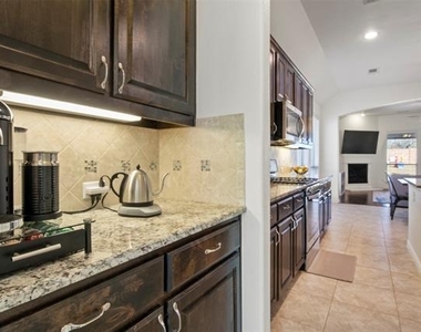 5424 Grove Cove Drive - Photo Thumbnail 6