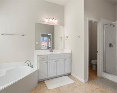 5424 Grove Cove Drive - Photo Thumbnail 17