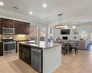 5424 Grove Cove Drive - Photo Thumbnail 7