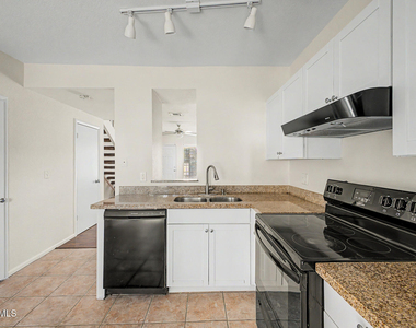 4608 W Maryland Avenue - Photo Thumbnail 8