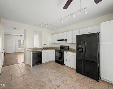 4608 W Maryland Avenue - Photo Thumbnail 9