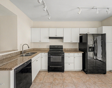 4608 W Maryland Avenue - Photo Thumbnail 6