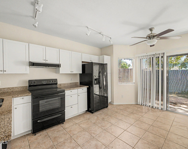 4608 W Maryland Avenue - Photo Thumbnail 5