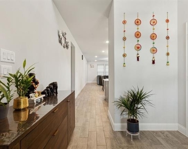 3640 Lillian Court - Photo Thumbnail 4