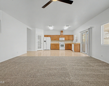 8748 W Wood Drive - Photo Thumbnail 5