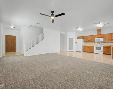 8748 W Wood Drive - Photo Thumbnail 6