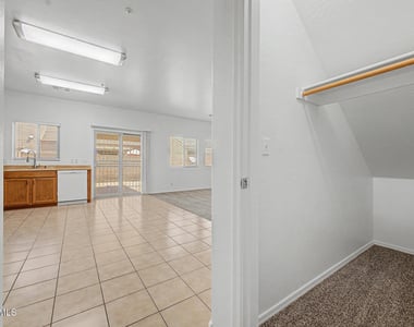 8748 W Wood Drive - Photo Thumbnail 11