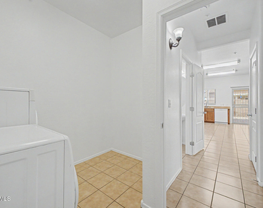 8748 W Wood Drive - Photo Thumbnail 14