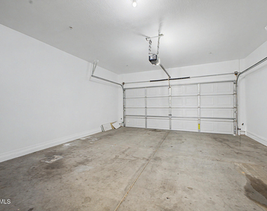 8748 W Wood Drive - Photo Thumbnail 15