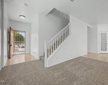 8748 W Wood Drive - Photo Thumbnail 2