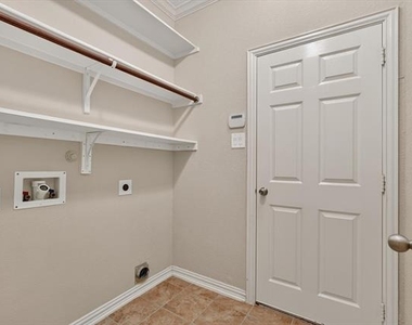 307 Highland Ridge Drive - Photo Thumbnail 11