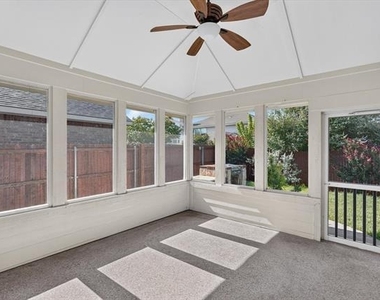307 Highland Ridge Drive - Photo Thumbnail 10