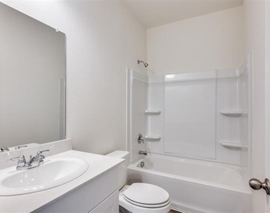 8201 Bufflehead Drive - Photo Thumbnail 10