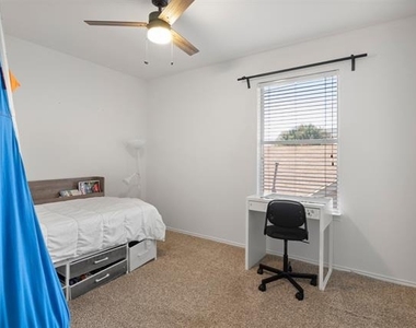 735 Yellowstone Drive - Photo Thumbnail 19