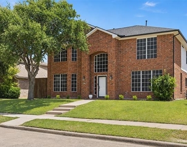 735 Yellowstone Drive - Photo Thumbnail 2