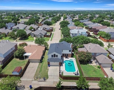 735 Yellowstone Drive - Photo Thumbnail 26