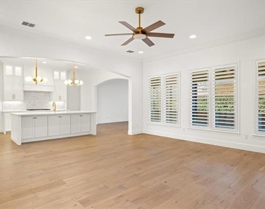 1001 Quarry Court - Photo Thumbnail 10