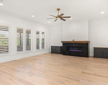 1001 Quarry Court - Photo Thumbnail 9