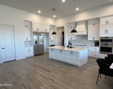 20255 W Highland Avenue - Photo Thumbnail 2