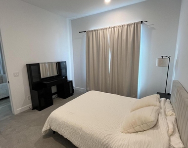 20255 W Highland Avenue - Photo Thumbnail 3