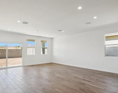 48506 N Duran Way - Photo Thumbnail 3