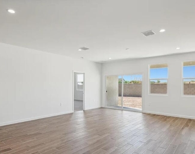 48506 N Duran Way - Photo Thumbnail 4