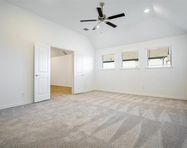 7470 Sanctuary Drive - Photo Thumbnail 18
