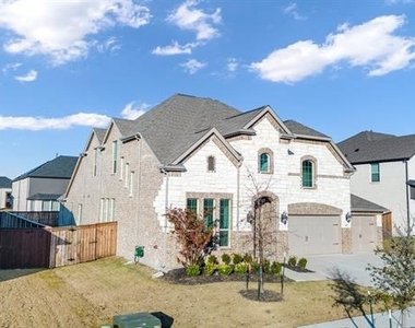 7470 Sanctuary Drive - Photo Thumbnail 35
