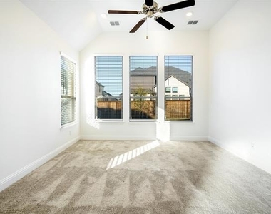 7470 Sanctuary Drive - Photo Thumbnail 11