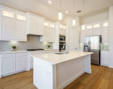 7470 Sanctuary Drive - Photo Thumbnail 5